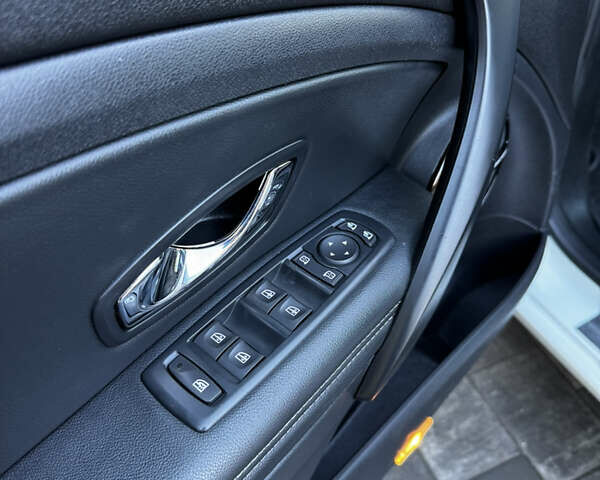 Белый Рено Меган, объемом двигателя 1.5 л и пробегом 236 тыс. км за 9700 $, фото 24 на Automoto.ua