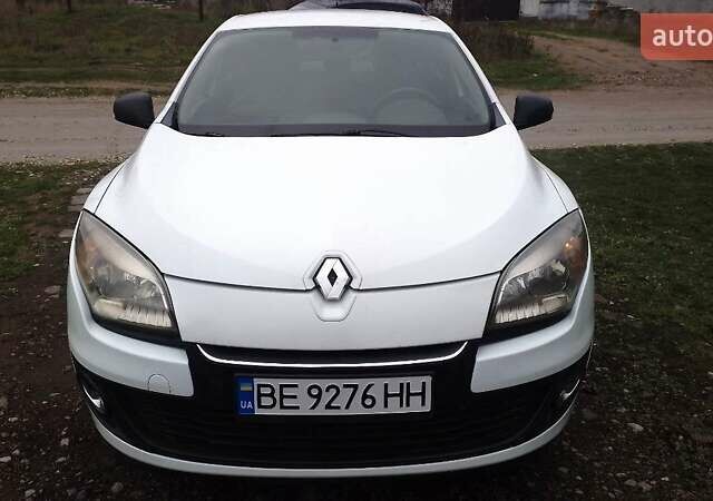 Белый Рено Меган, объемом двигателя 1.46 л и пробегом 270 тыс. км за 6100 $, фото 1 на Automoto.ua