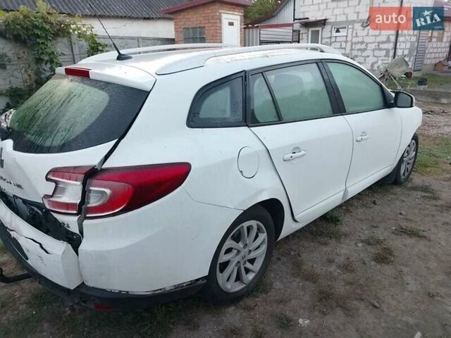 Белый Рено Меган, объемом двигателя 1.46 л и пробегом 267 тыс. км за 2600 $, фото 2 на Automoto.ua