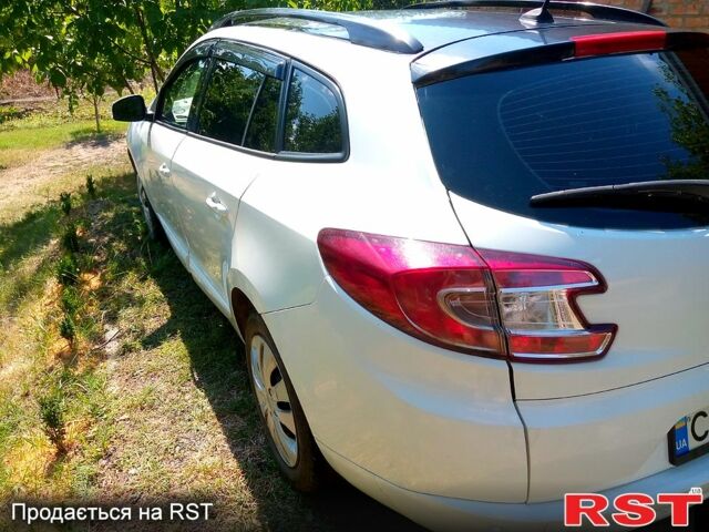 Белый Рено Меган, объемом двигателя 1.5 л и пробегом 342 тыс. км за 7500 $, фото 4 на Automoto.ua