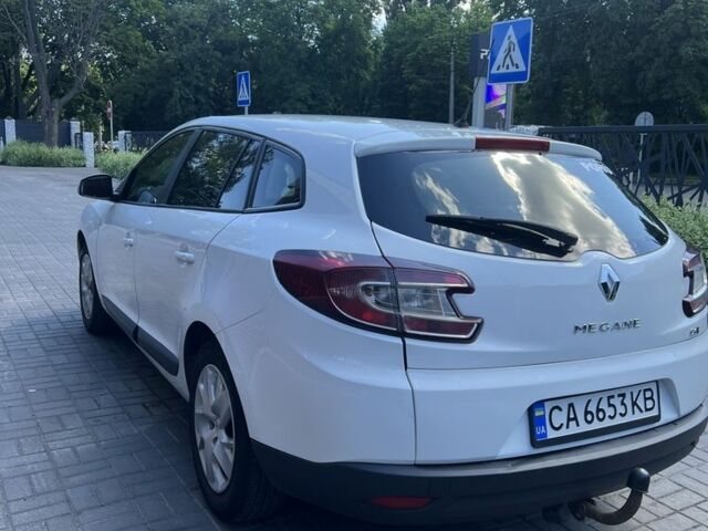Белый Рено Меган, объемом двигателя 1.5 л и пробегом 300 тыс. км за 6700 $, фото 2 на Automoto.ua