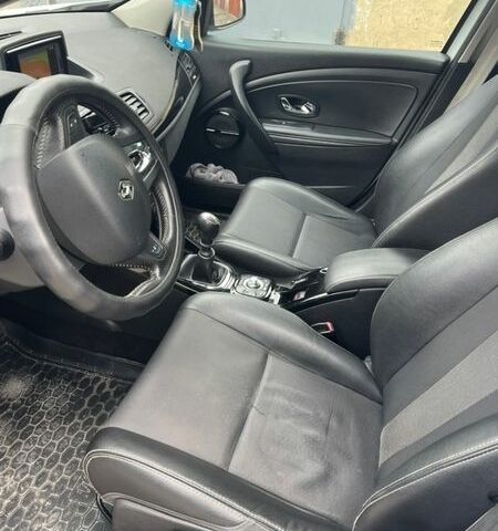 Белый Рено Меган, объемом двигателя 1.46 л и пробегом 230 тыс. км за 8000 $, фото 5 на Automoto.ua