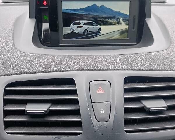 Белый Рено Меган, объемом двигателя 1.5 л и пробегом 233 тыс. км за 9400 $, фото 27 на Automoto.ua