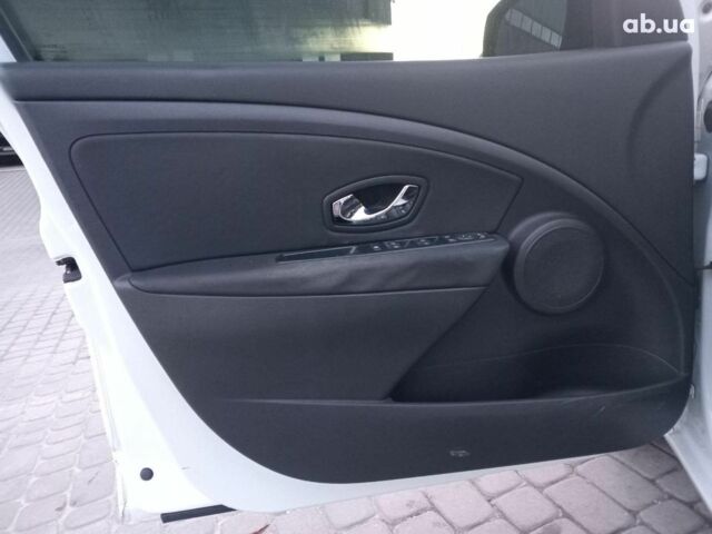 Белый Рено Меган, объемом двигателя 1.5 л и пробегом 315 тыс. км за 8990 $, фото 19 на Automoto.ua