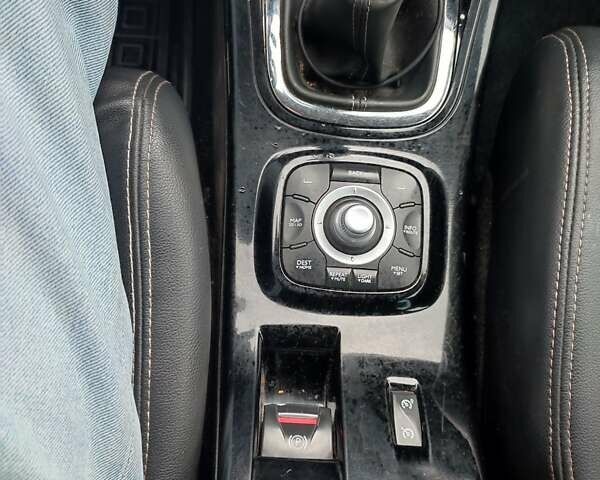 Рено Меган 2013 в Буче на Automoto.ua Белый Рено Меган, объемом двигателя 1.46 л и пробегом 270 тыс. км за 7000 $, фото 2 на Automoto.ua