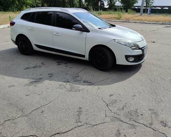 Белый Рено Меган, объемом двигателя 1.5 л и пробегом 290 тыс. км за 7700 $, фото 12 на Automoto.ua