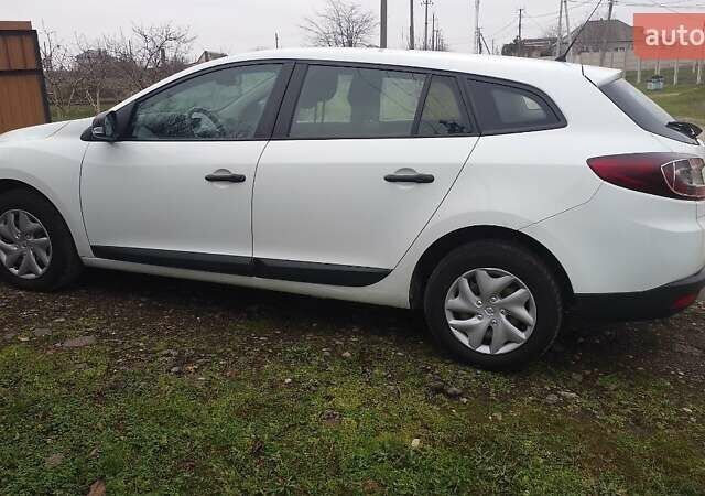 Белый Рено Меган, объемом двигателя 1.46 л и пробегом 270 тыс. км за 6100 $, фото 3 на Automoto.ua