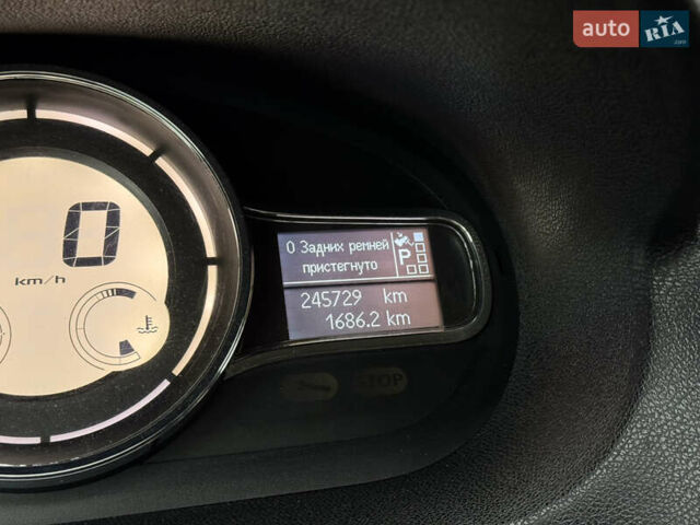 Білий Рено Меган, об'ємом двигуна 1.46 л та пробігом 245 тис. км за 8500 $, фото 13 на Automoto.ua