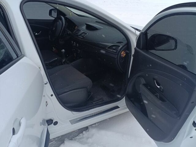 Белый Рено Меган, объемом двигателя 1.5 л и пробегом 267 тыс. км за 6600 $, фото 7 на Automoto.ua