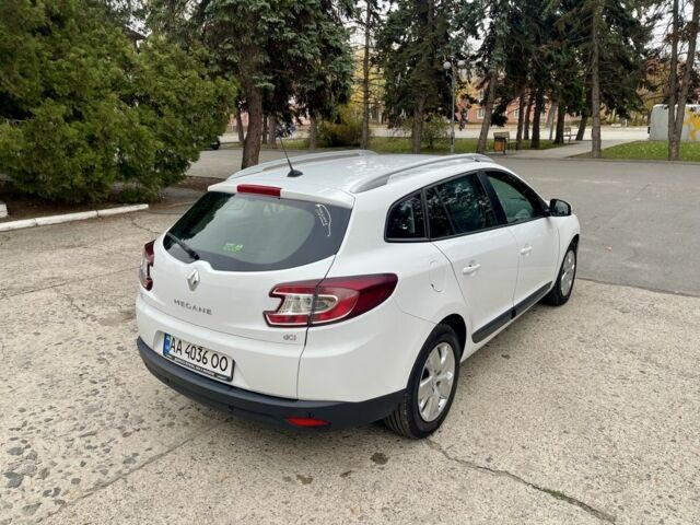 Белый Рено Меган, объемом двигателя 1.5 л и пробегом 286 тыс. км за 6999 $, фото 4 на Automoto.ua