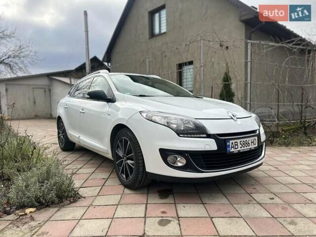 Белый Рено Меган, объемом двигателя 1.6 л и пробегом 245 тыс. км за 8800 $, фото 3 на Automoto.ua