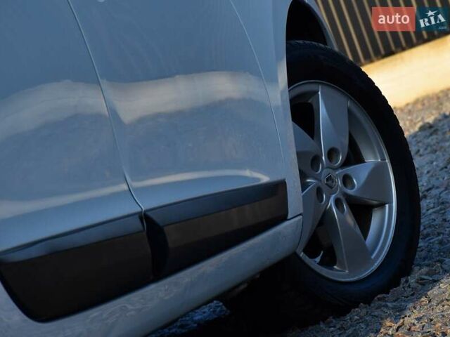 Белый Рено Меган, объемом двигателя 1.5 л и пробегом 232 тыс. км за 7800 $, фото 24 на Automoto.ua