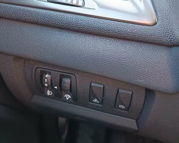 Білий Рено Меган, об'ємом двигуна 1.5 л та пробігом 270 тис. км за 8900 $, фото 13 на Automoto.ua