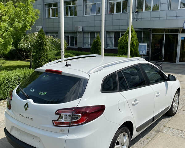 Белый Рено Меган, объемом двигателя 1.5 л и пробегом 241 тыс. км за 7800 $, фото 10 на Automoto.ua