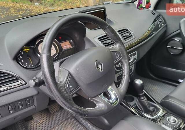 Білий Рено Меган, об'ємом двигуна 1.46 л та пробігом 240 тис. км за 8200 $, фото 22 на Automoto.ua