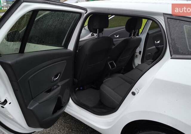 Белый Рено Меган, объемом двигателя 1.46 л и пробегом 225 тыс. км за 8500 $, фото 12 на Automoto.ua