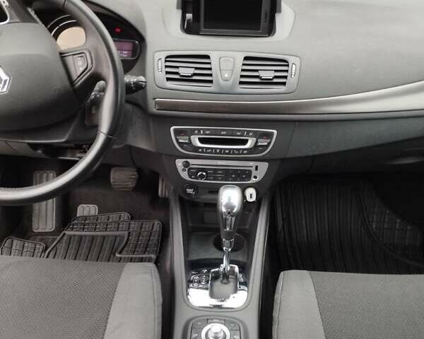 Белый Рено Меган, объемом двигателя 1.5 л и пробегом 210 тыс. км за 7300 $, фото 8 на Automoto.ua