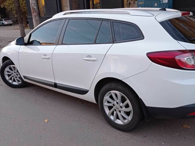 Белый Рено Меган, объемом двигателя 1.5 л и пробегом 279 тыс. км за 8150 $, фото 2 на Automoto.ua