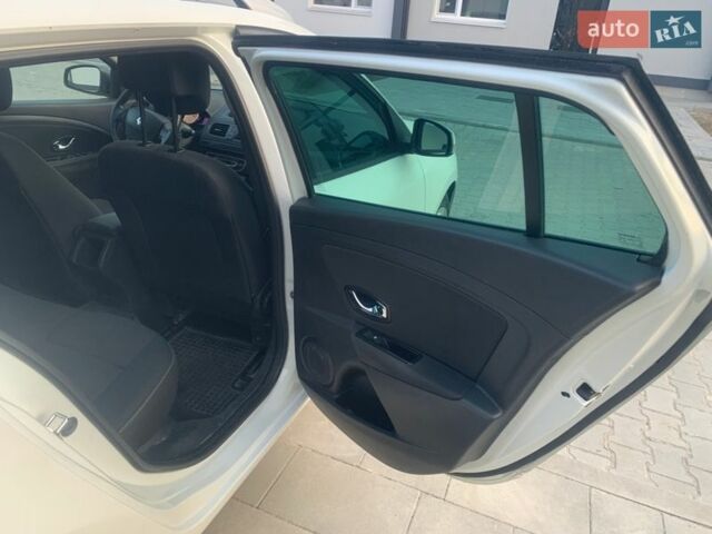 Білий Рено Меган, об'ємом двигуна 1.46 л та пробігом 398 тис. км за 6100 $, фото 12 на Automoto.ua