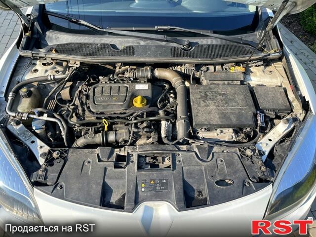 Білий Рено Меган, об'ємом двигуна 1.6 л та пробігом 368 тис. км за 6900 $, фото 7 на Automoto.ua