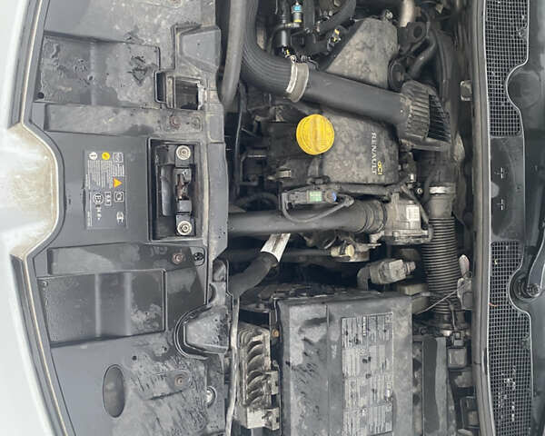 Білий Рено Меган, об'ємом двигуна 1.5 л та пробігом 295 тис. км за 7500 $, фото 4 на Automoto.ua