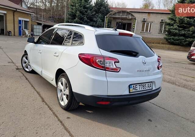 Білий Рено Меган, об'ємом двигуна 1.5 л та пробігом 241 тис. км за 7500 $, фото 5 на Automoto.ua