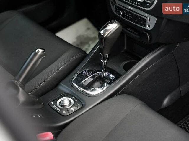 Белый Рено Меган, объемом двигателя 1.46 л и пробегом 291 тыс. км за 6200 $, фото 46 на Automoto.ua