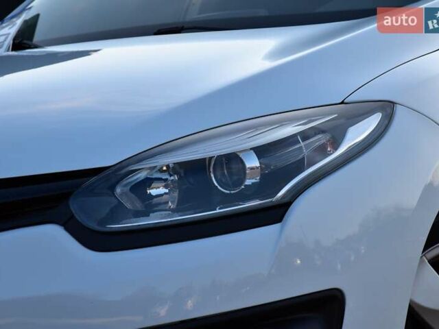 Белый Рено Меган, объемом двигателя 1.5 л и пробегом 232 тыс. км за 7800 $, фото 13 на Automoto.ua