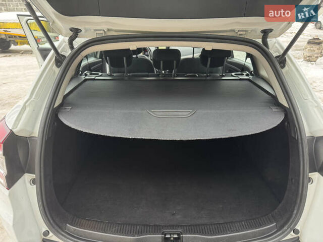 Белый Рено Меган, объемом двигателя 1.5 л и пробегом 230 тыс. км за 7350 $, фото 28 на Automoto.ua