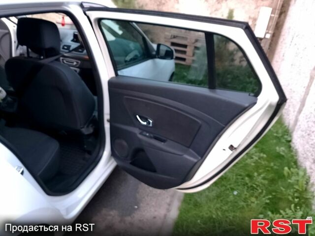 Белый Рено Меган, объемом двигателя 1.5 л и пробегом 289 тыс. км за 8800 $, фото 10 на Automoto.ua