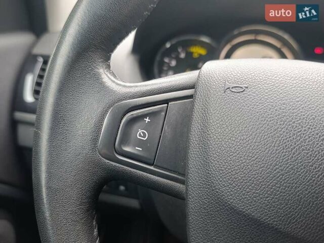 Белый Рено Меган, объемом двигателя 1.5 л и пробегом 233 тыс. км за 9400 $, фото 29 на Automoto.ua