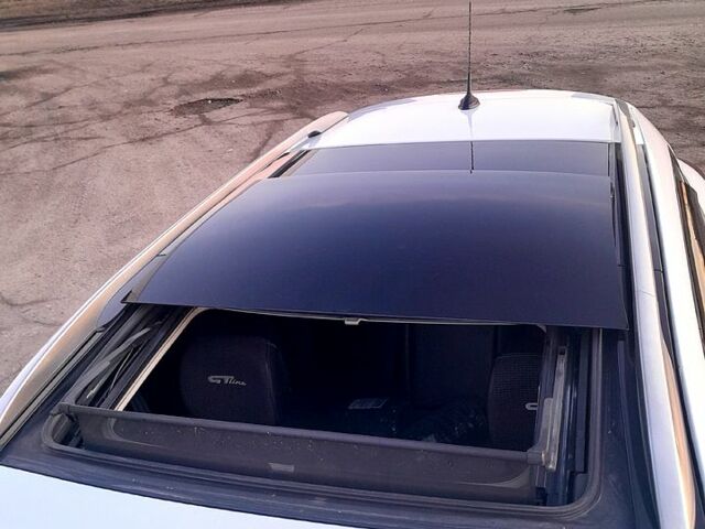 Белый Рено Меган, объемом двигателя 1.5 л и пробегом 218 тыс. км за 8500 $, фото 9 на Automoto.ua