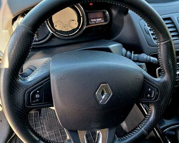 Белый Рено Меган, объемом двигателя 1.5 л и пробегом 207 тыс. км за 8500 $, фото 13 на Automoto.ua