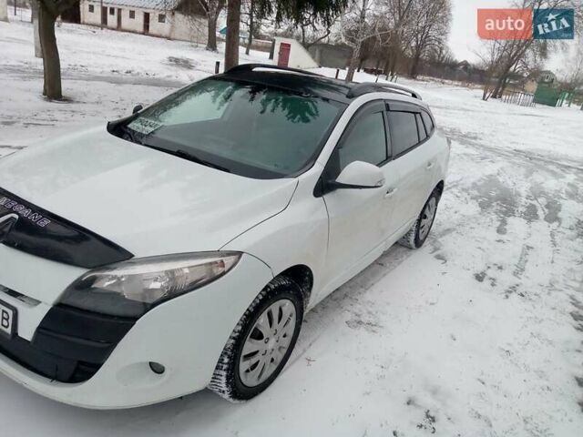Белый Рено Меган, объемом двигателя 1.46 л и пробегом 307 тыс. км за 6900 $, фото 1 на Automoto.ua