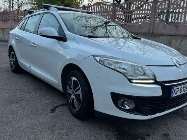 Белый Рено Меган, объемом двигателя 1.5 л и пробегом 300 тыс. км за 7999 $, фото 3 на Automoto.ua
