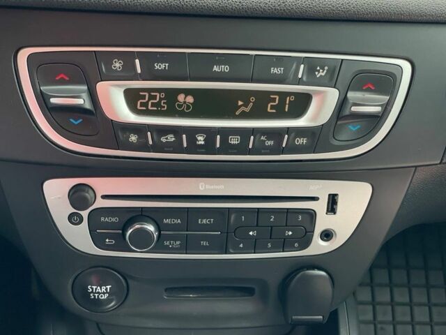 Рено Меган 2013 в Кривом Роге на Automoto.ua Белый Рено Меган, объемом двигателя 1.5 л и пробегом 148 тыс. км за 9100 $, фото 10 на Automoto.ua