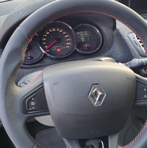 Білий Рено Меган, об'ємом двигуна 1.5 л та пробігом 206 тис. км за 8999 $, фото 3 на Automoto.ua