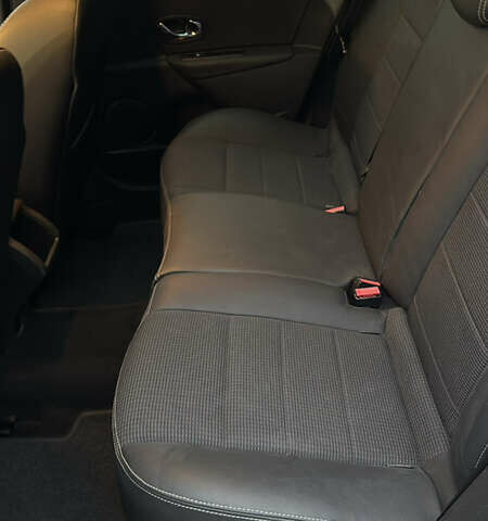 Белый Рено Меган, объемом двигателя 1.5 л и пробегом 241 тыс. км за 10200 $, фото 21 на Automoto.ua