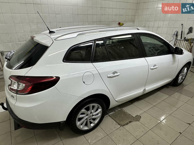 Білий Рено Меган, об'ємом двигуна 1.46 л та пробігом 238 тис. км за 8350 $, фото 5 на Automoto.ua