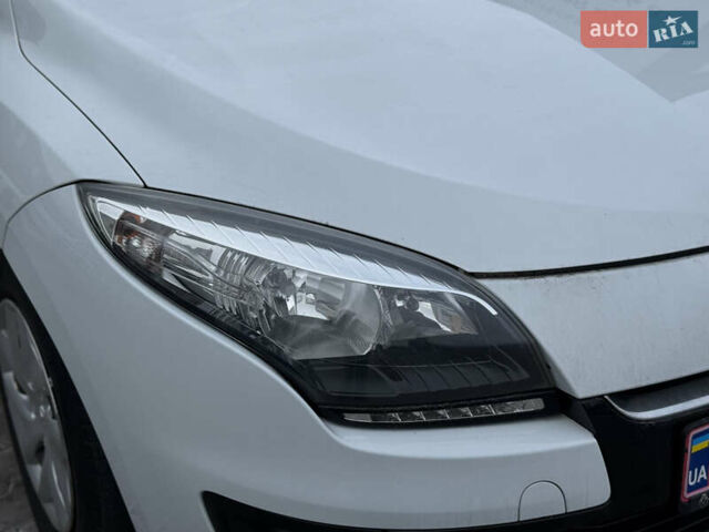 Білий Рено Меган, об'ємом двигуна 1.5 л та пробігом 199 тис. км за 8250 $, фото 5 на Automoto.ua