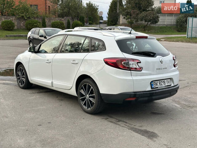 Рено Меган 2013 у Рівному на Automoto.ua Білий Рено Меган, об'ємом двигуна 1.6 л та пробігом 240 тис. км за 7950 $, фото 6 на Automoto.ua