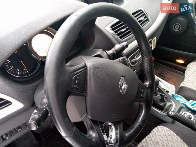 Белый Рено Меган, объемом двигателя 1.46 л и пробегом 307 тыс. км за 6900 $, фото 6 на Automoto.ua