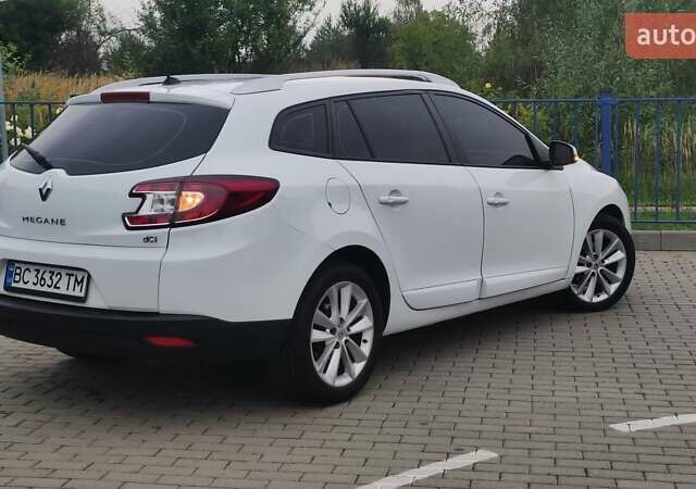 Белый Рено Меган, объемом двигателя 1.46 л и пробегом 250 тыс. км за 8150 $, фото 24 на Automoto.ua