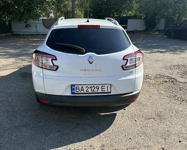 Белый Рено Меган, объемом двигателя 1.46 л и пробегом 304 тыс. км за 6700 $, фото 3 на Automoto.ua