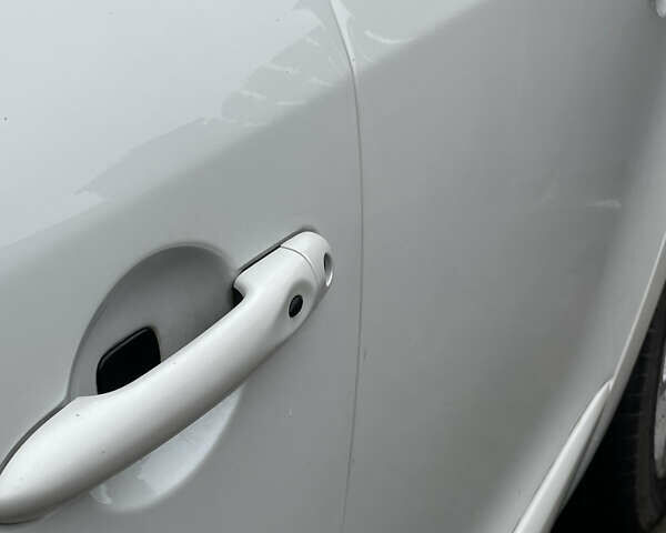 Белый Рено Меган, объемом двигателя 1.46 л и пробегом 308 тыс. км за 8700 $, фото 7 на Automoto.ua