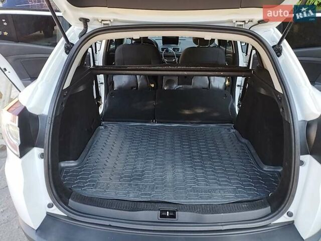 Білий Рено Меган, об'ємом двигуна 1.5 л та пробігом 299 тис. км за 8350 $, фото 22 на Automoto.ua