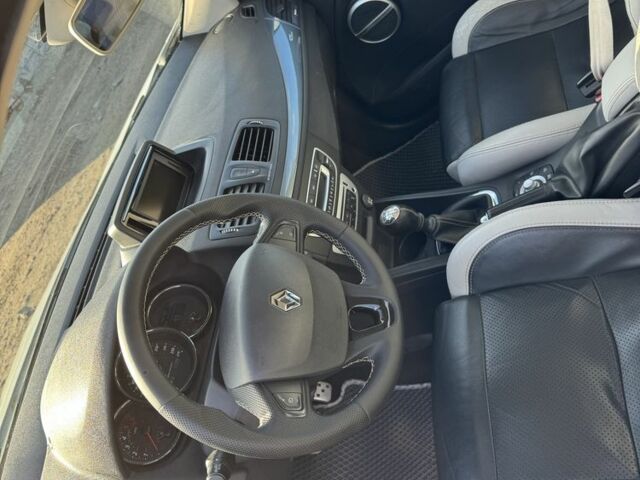 Белый Рено Меган, объемом двигателя 1.5 л и пробегом 260 тыс. км за 4800 $, фото 13 на Automoto.ua