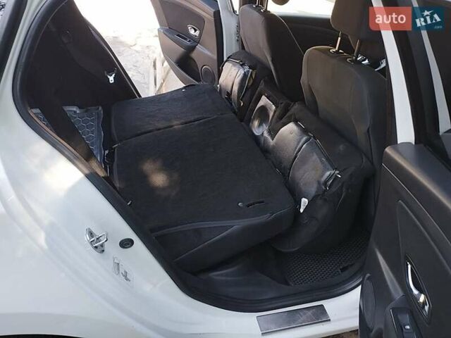 Білий Рено Меган, об'ємом двигуна 1.5 л та пробігом 299 тис. км за 8350 $, фото 21 на Automoto.ua