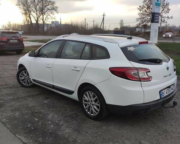 Білий Рено Меган, об'ємом двигуна 1.46 л та пробігом 267 тис. км за 7300 $, фото 1 на Automoto.ua