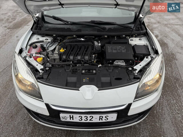Белый Рено Меган, объемом двигателя 1.6 л и пробегом 153 тыс. км за 9300 $, фото 33 на Automoto.ua